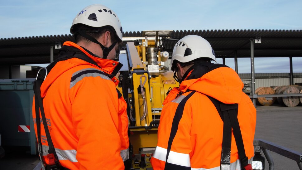 Arbeit Großgerät Arbeit Großgerät