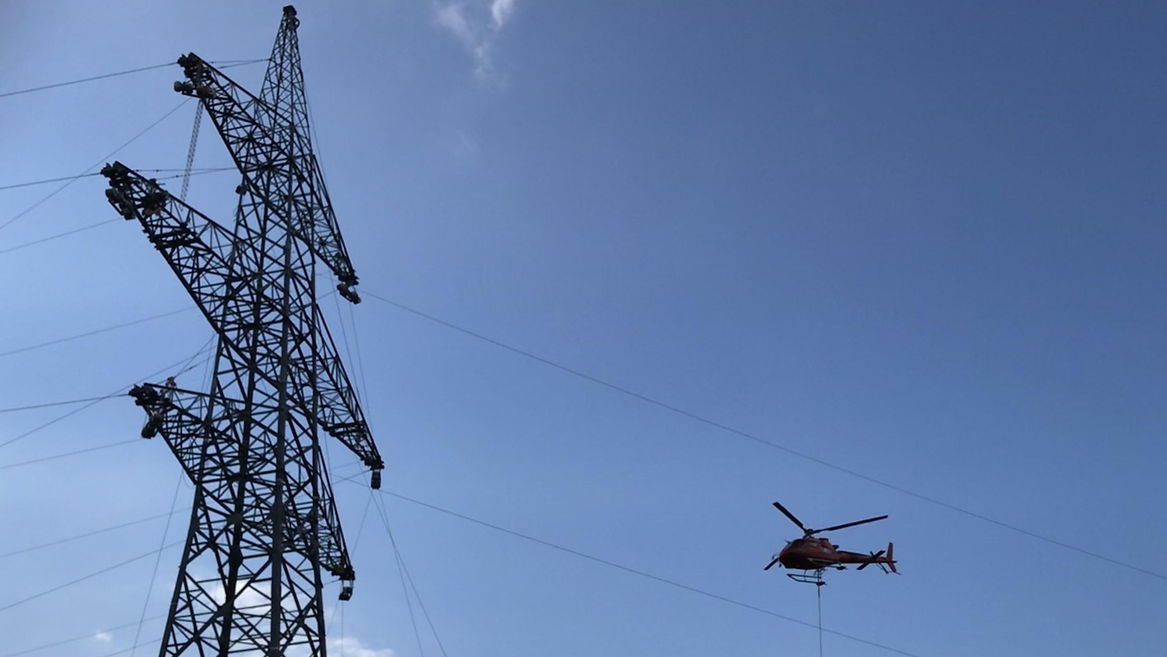 Transmission mast - installation with helicopter Transmission mast - installation with helicopter
